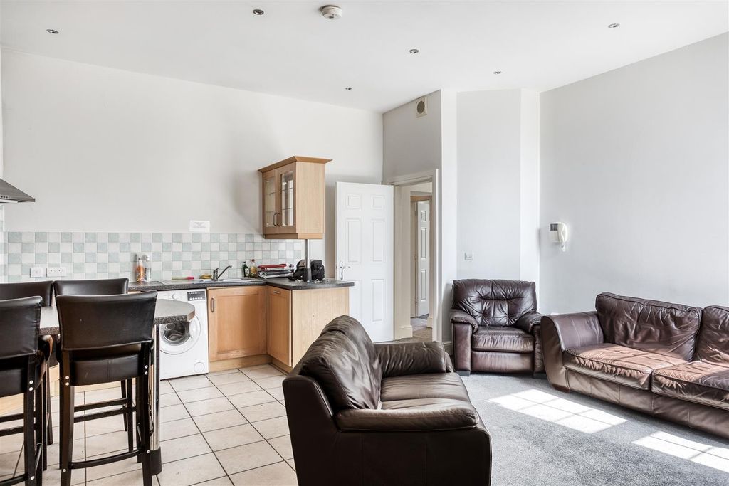 Property photo 2 of 16 316A7537_Hdr.Jpg