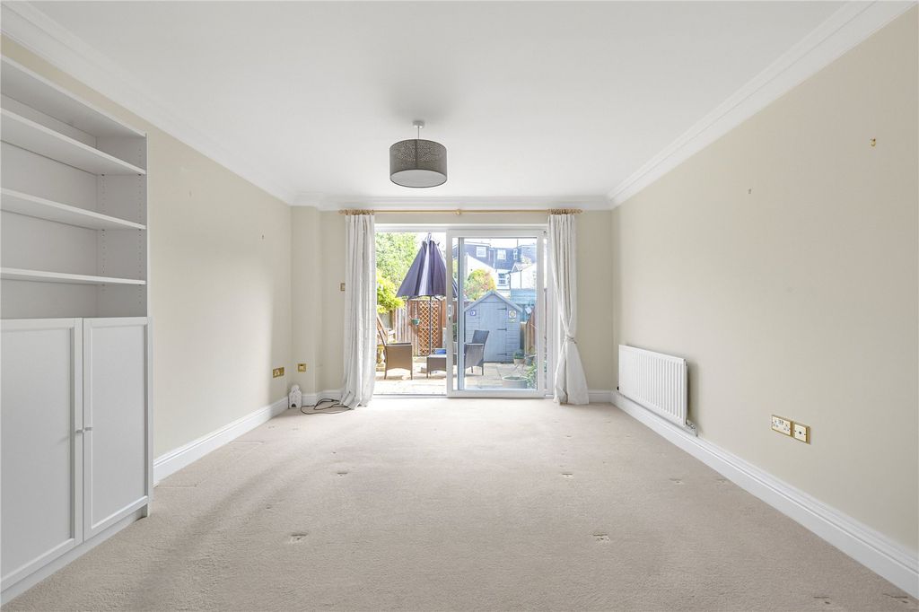 Property photo 2 of 10 Reception