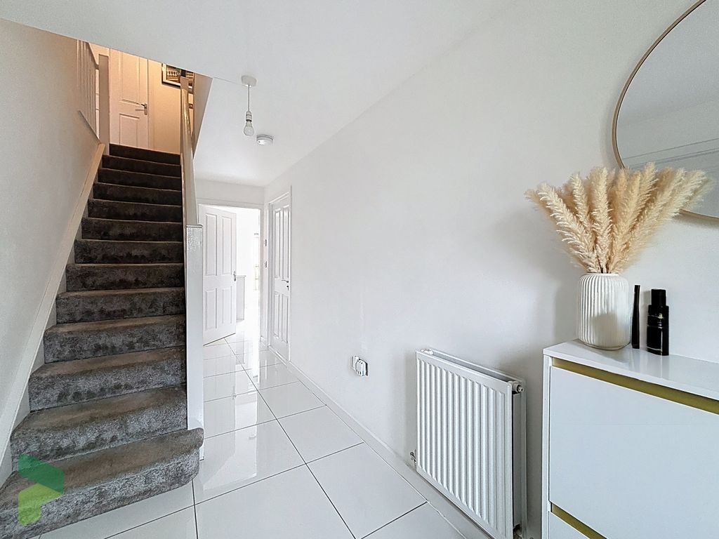 Property photo 2 of 24 Hallway