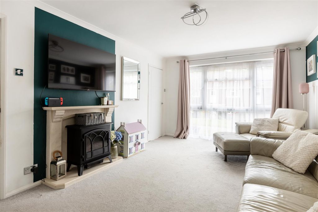 Property photo 2 of 22