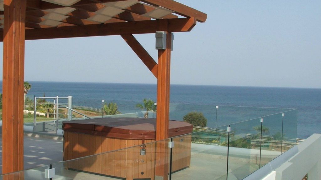 Property photo 3 of 10