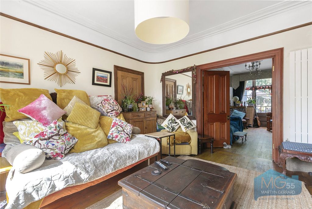 Property photo 3 of 18 Picture No. 06