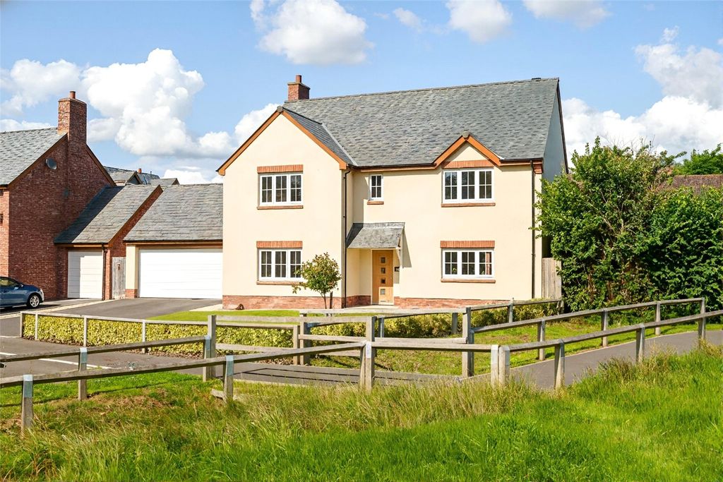 Property photo 1 of 12 House Front
