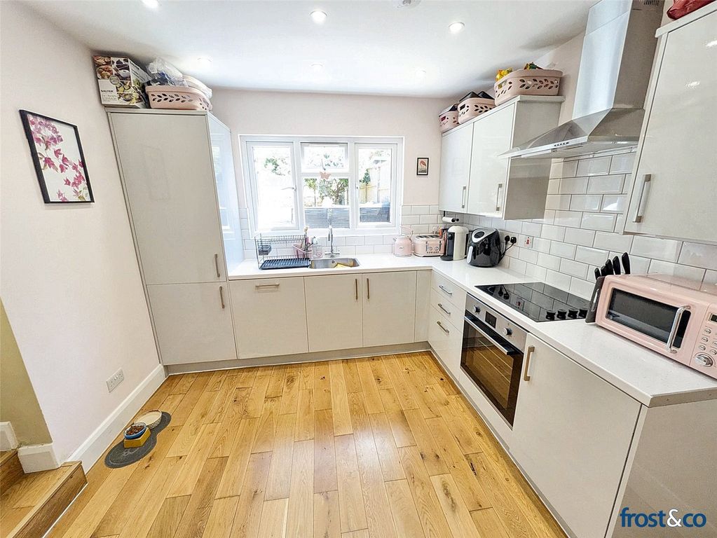 Property photo 3 of 15 Kitchen