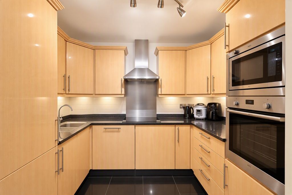 Property photo 3 of 6 Kitchen