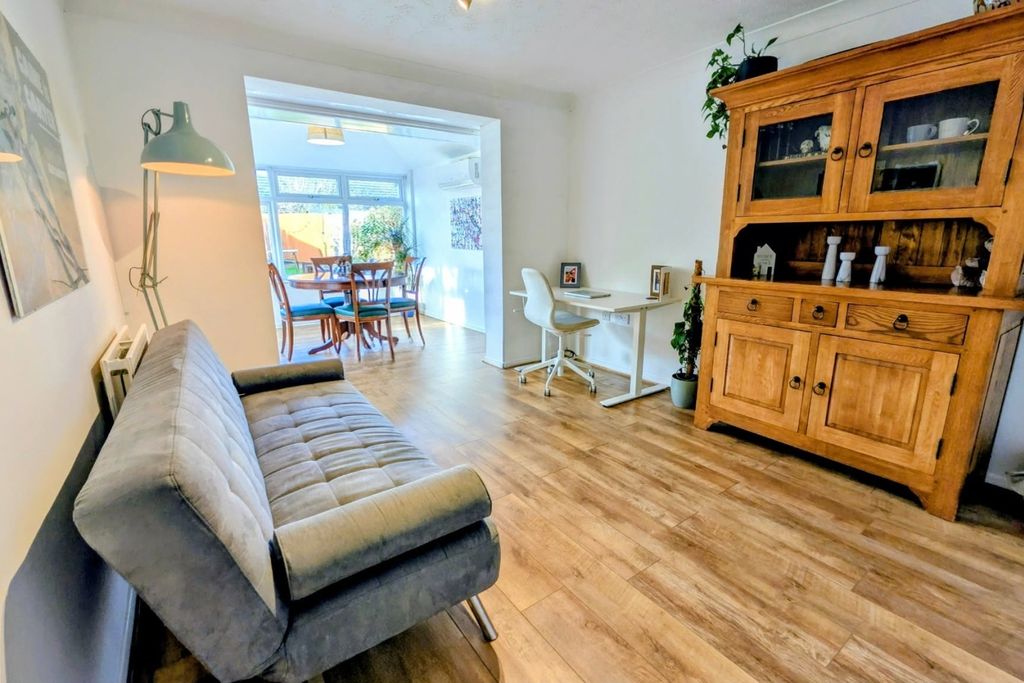 Property photo 3 of 16 Sitting Area