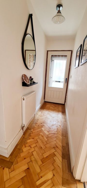 Property photo 2 of 10 Hallway