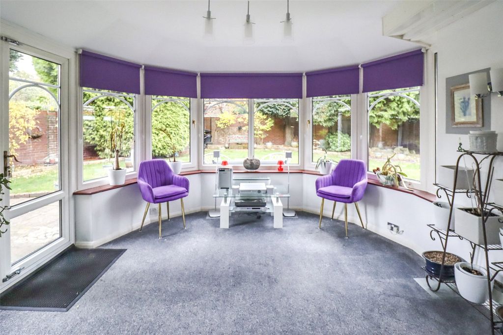 Property photo 2 of 21 Picture No. 11