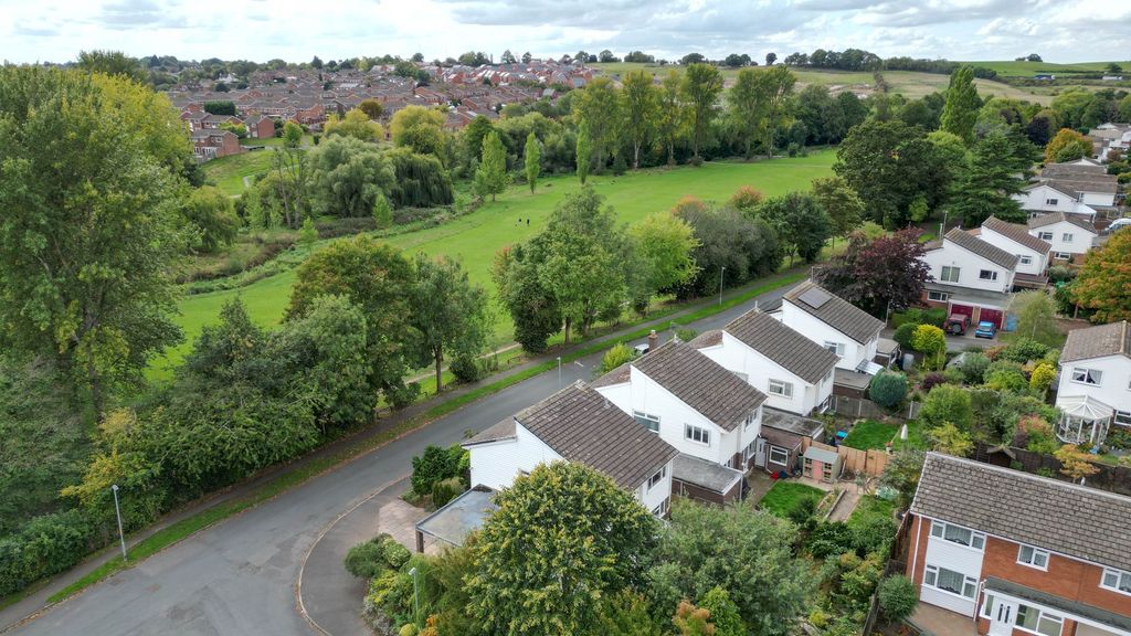 Property photo 2 of 25