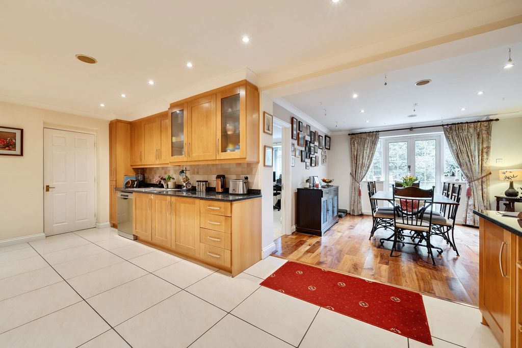 Property photo 3 of 27 1436180-12-69Ca69...