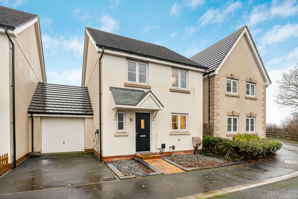 Property photo 1 of 21