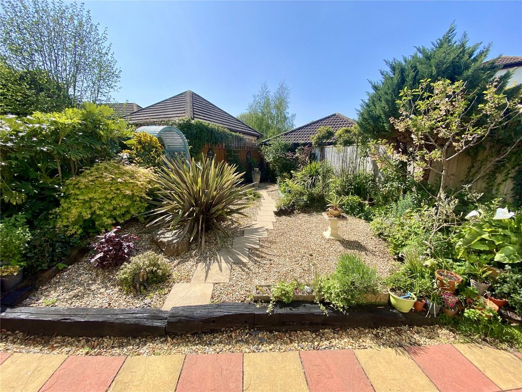 Property photo 2 of 24 Picture No. 61