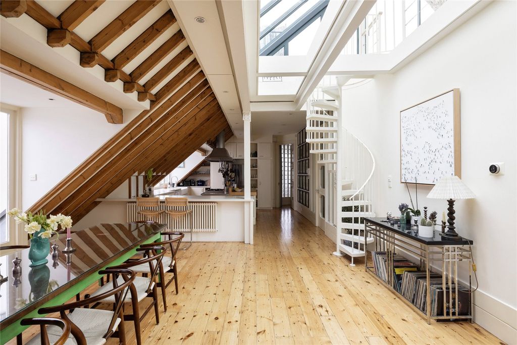 Property photo 3 of 19 Picture No. 10