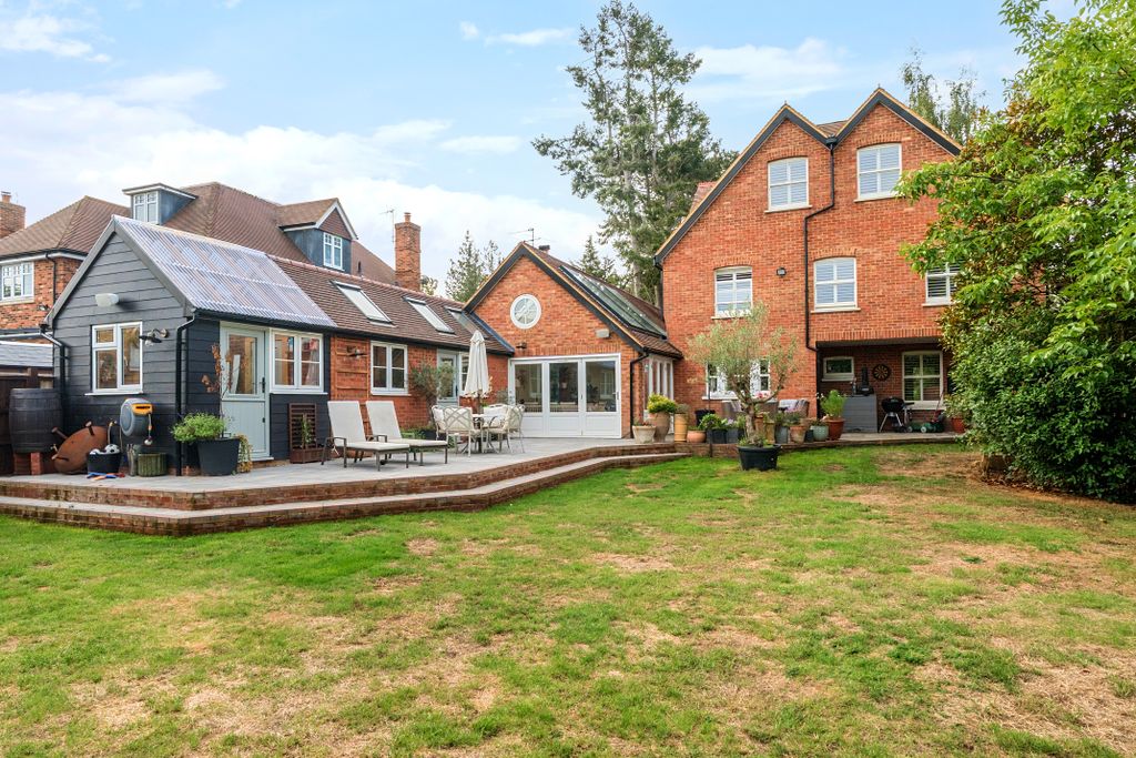 Property photo 2 of 19