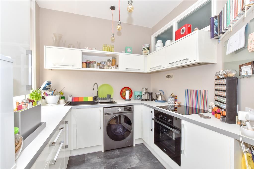 Property photo 2 of 9 Kitchen