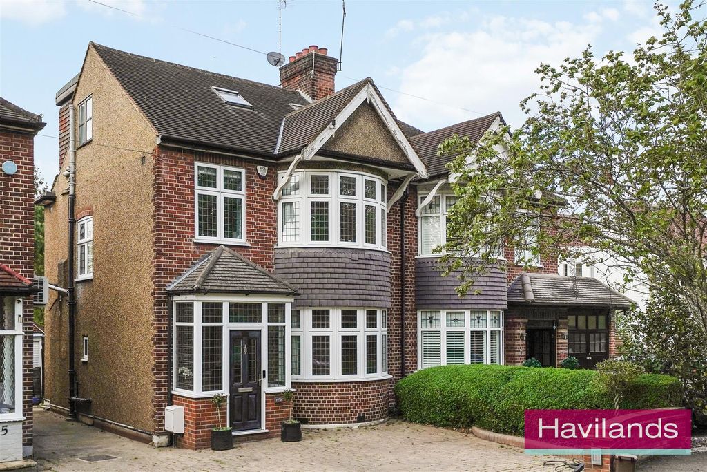 Property photo 1 of 21 Clarendon Way-22.Jpg