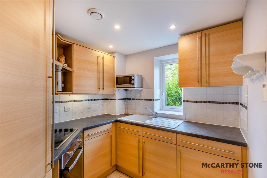 Property photo 3 of 15 8617381-Interior05.Jpg