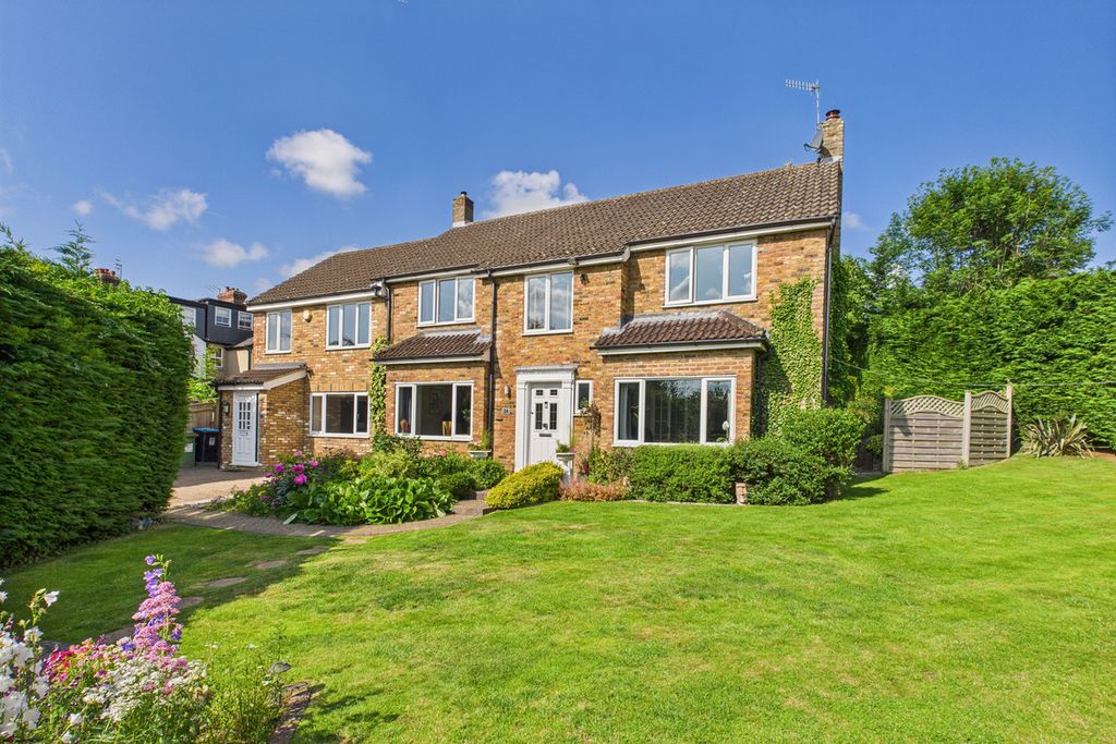 Property photo 1 of 33