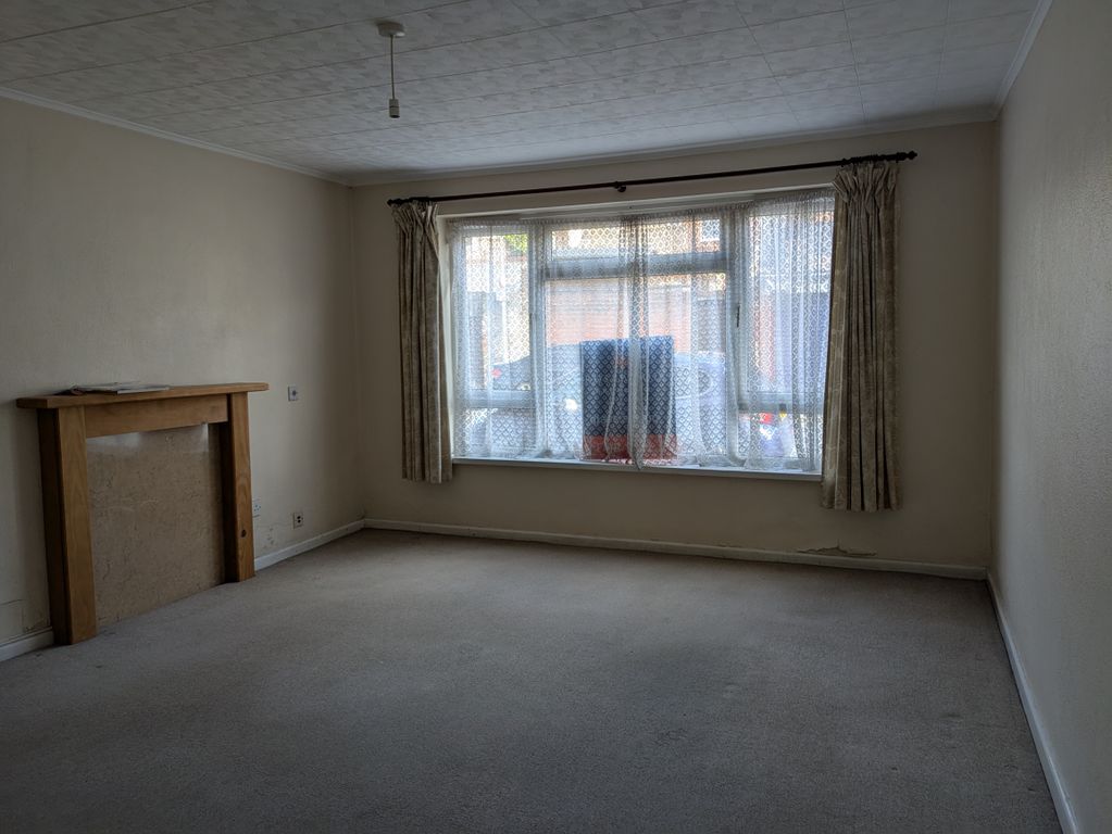 Property photo 3 of 6 Lounge