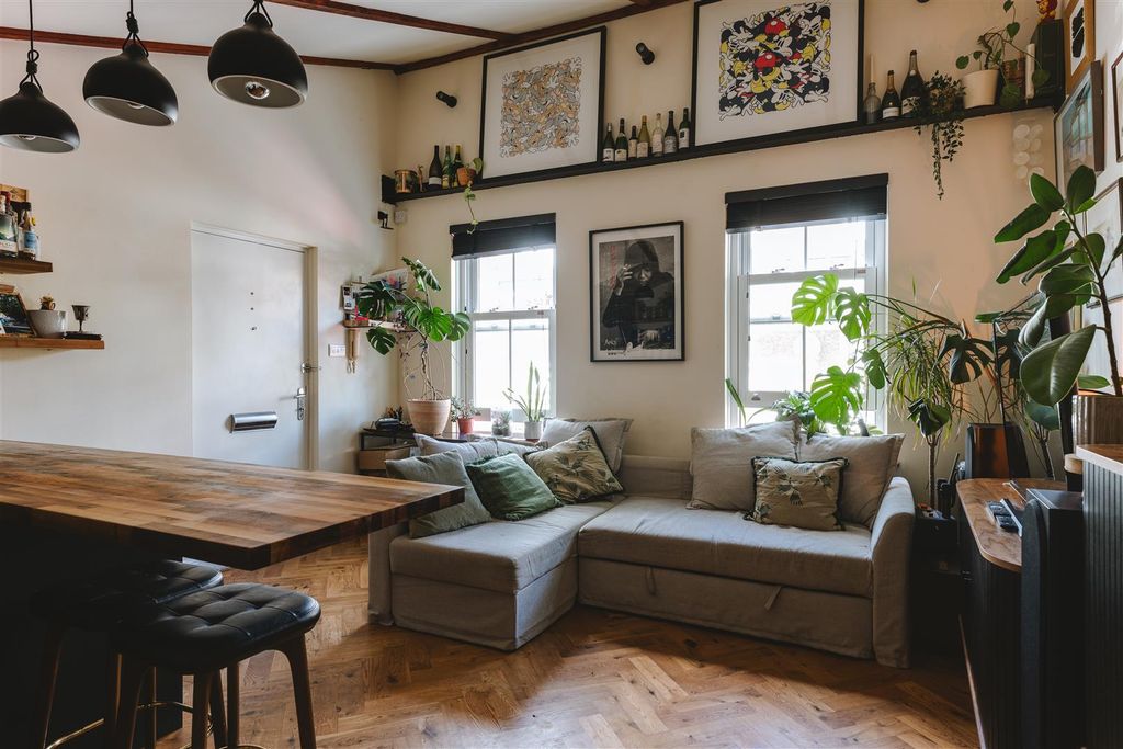 Property photo 2 of 24 Fairfoot_Road-11.Jpg