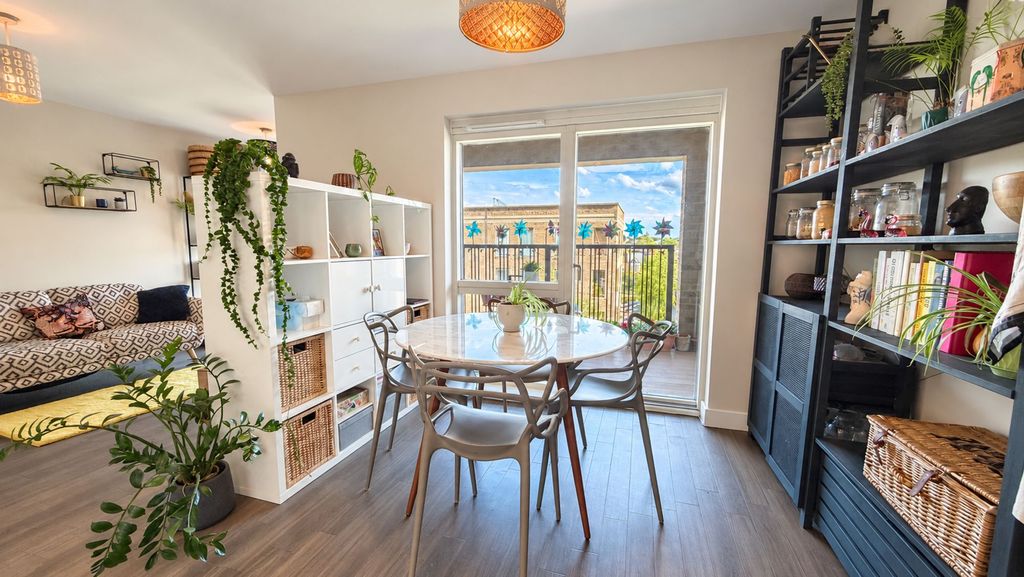 Property photo 2 of 11 Dining