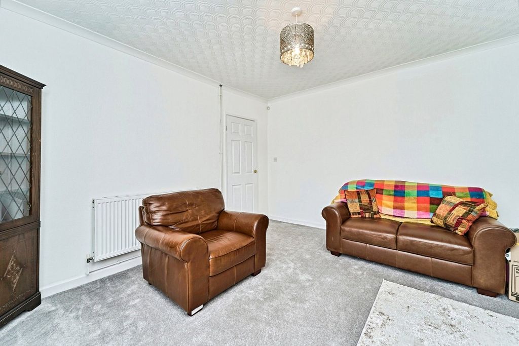 Property photo 3 of 17 Photo