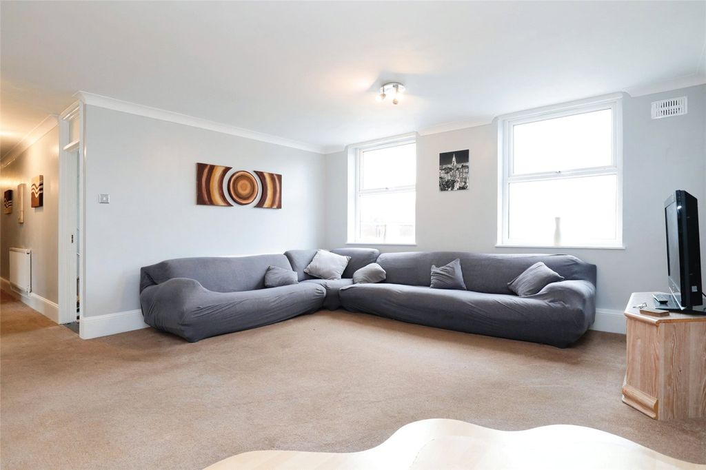 Property photo 2 of 15 Picture No. 08