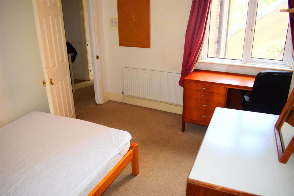 Property photo 3 of 30