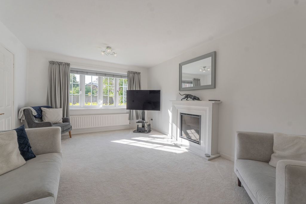 Property photo 2 of 35