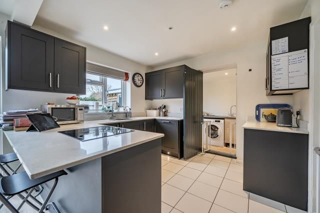 Property photo 3 of 21 Kitchen