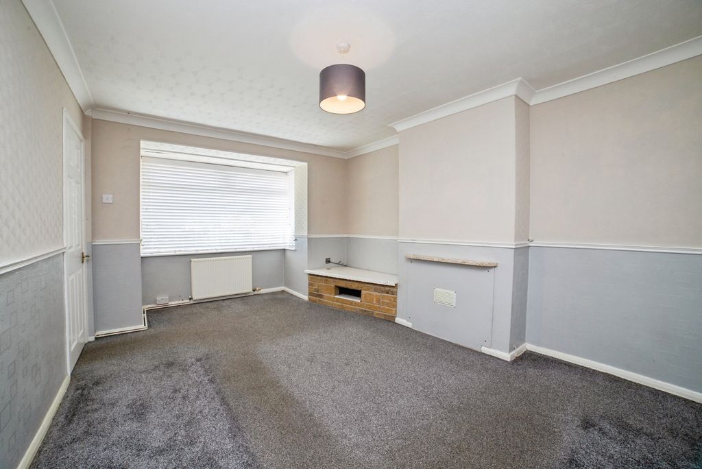Property photo 3 of 17 Photo- Lounge