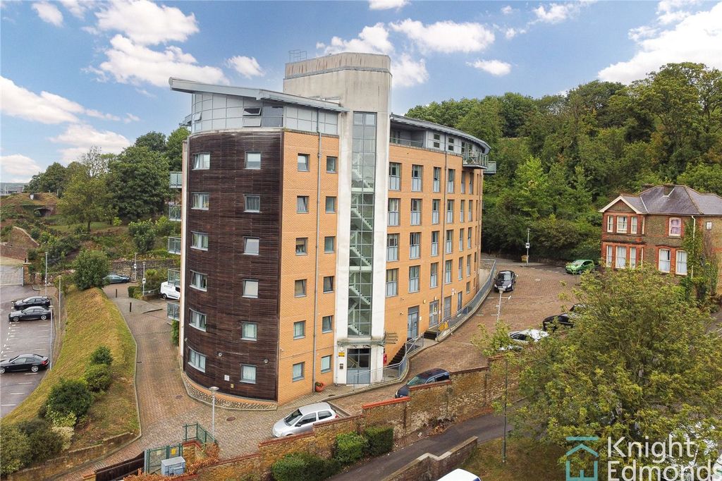 Property photo 2 of 15 Building Exterior