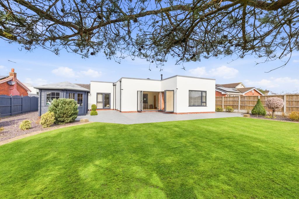 Property photo 1 of 59