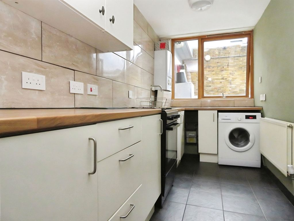 Property photo 3 of 14 Kitchen