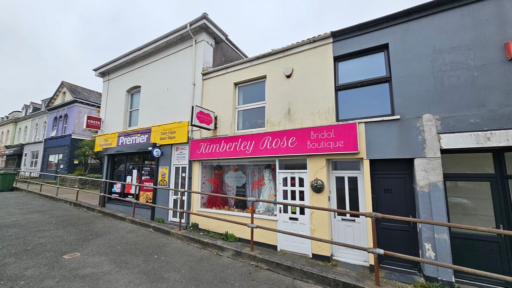 Property photo 2 of 12 Shop