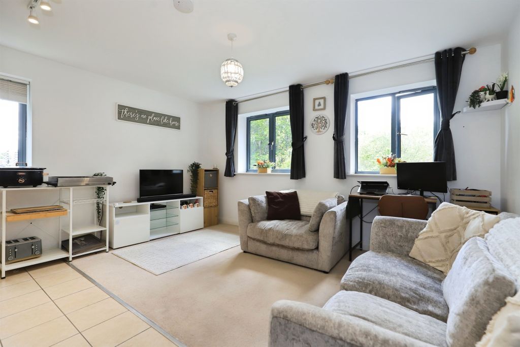 Property photo 2 of 11