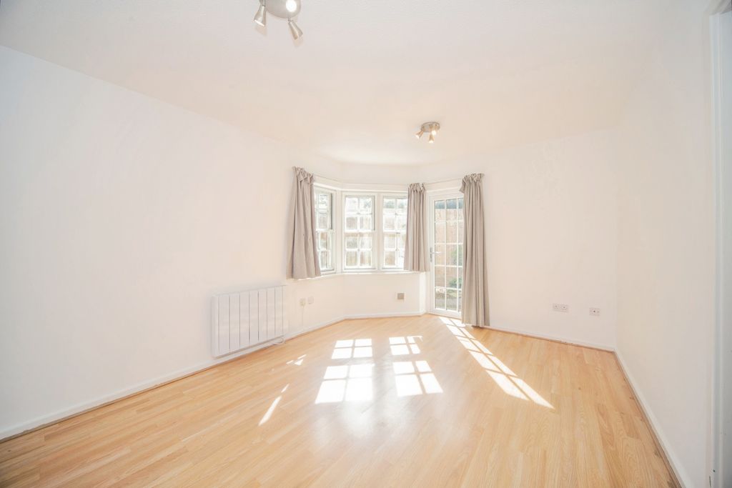 Property photo 2 of 17 Pbox-Img.Jpg