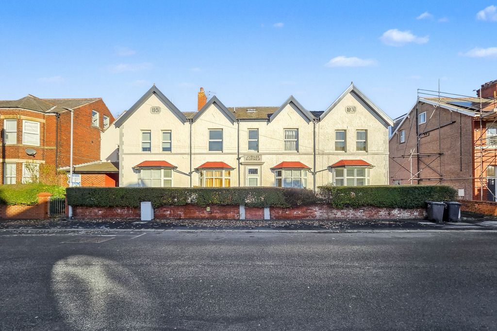 Property photo 1 of 12 Flat 14 Jubilee Cottages 143-145 St. Andrews Road South Lytham St. Annes Lancashire, Fy8 1Yb