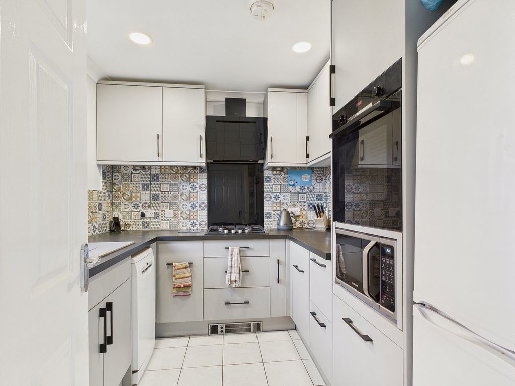 Property photo 3 of 16