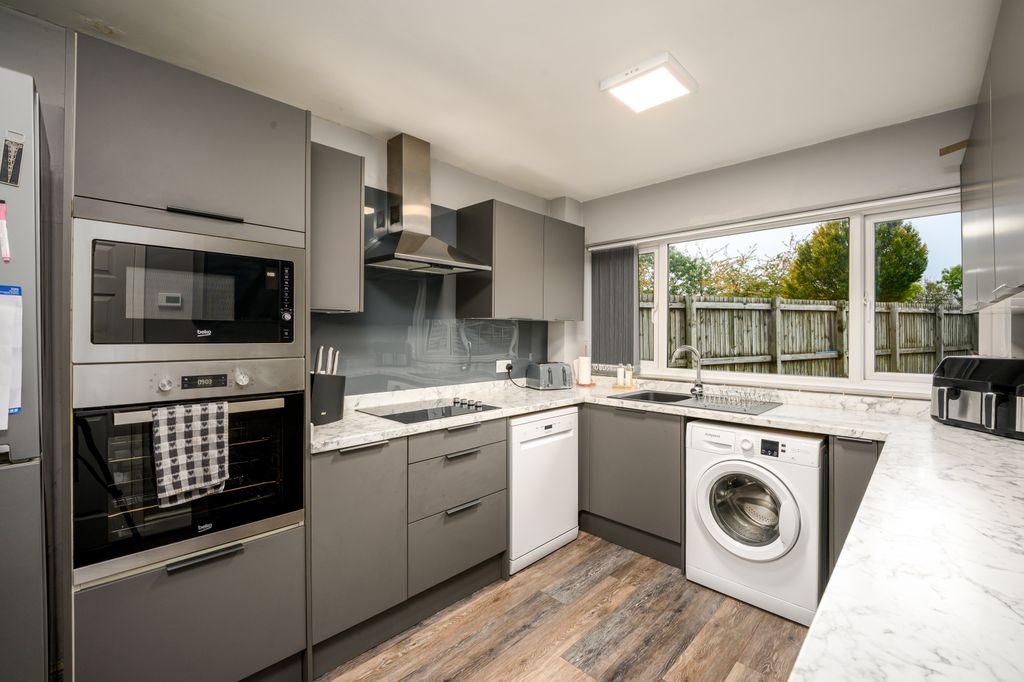 Property photo 2 of 26 10