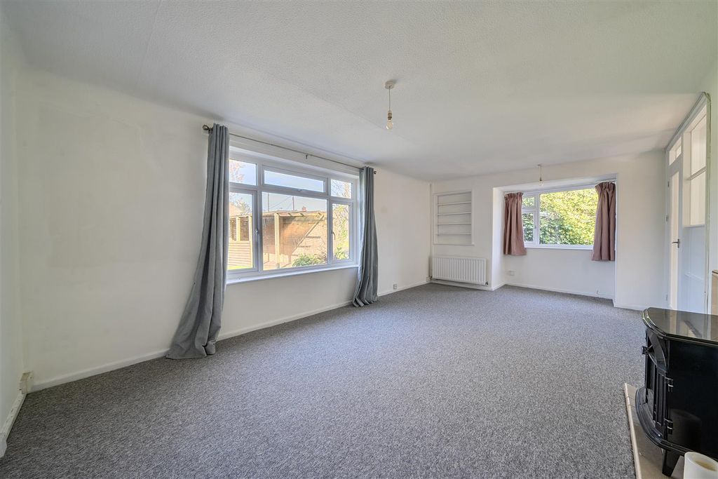 Property photo 2 of 15 Sitting Room