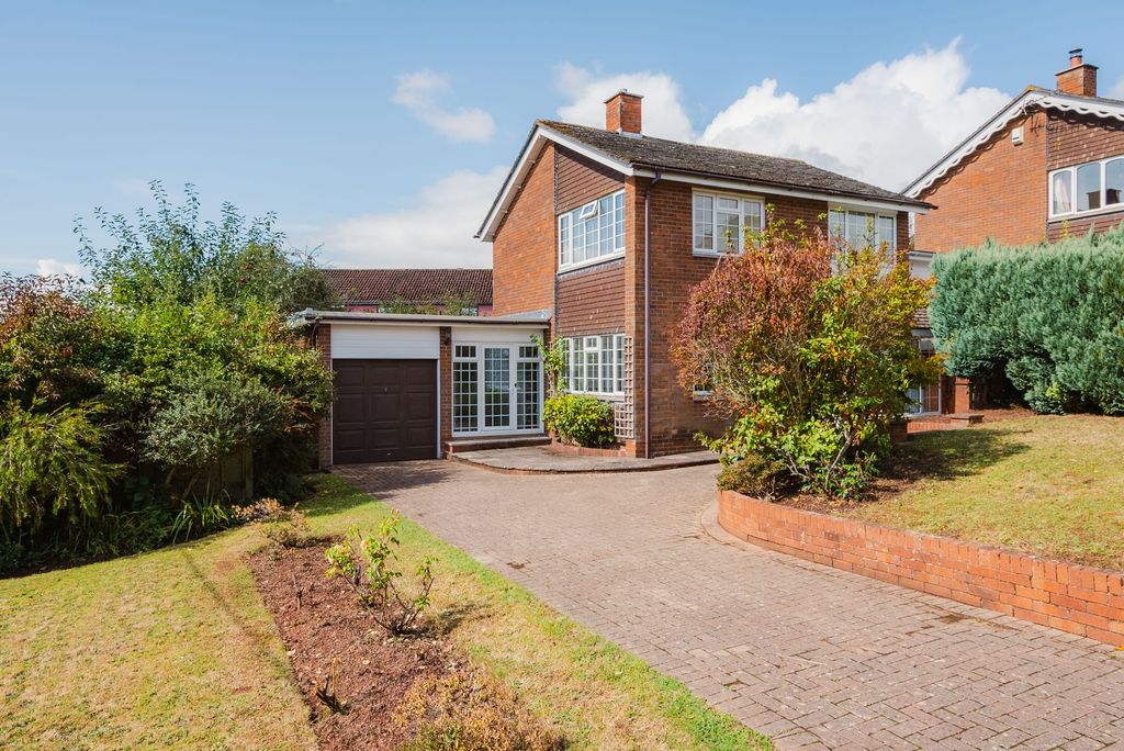 Property photo 1 of 28