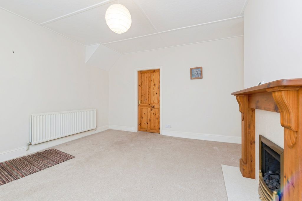Property photo 3 of 17 Photo