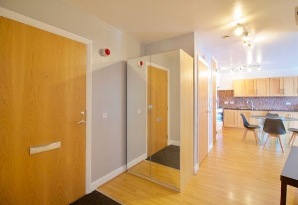 Property photo 2 of 10 Hallway