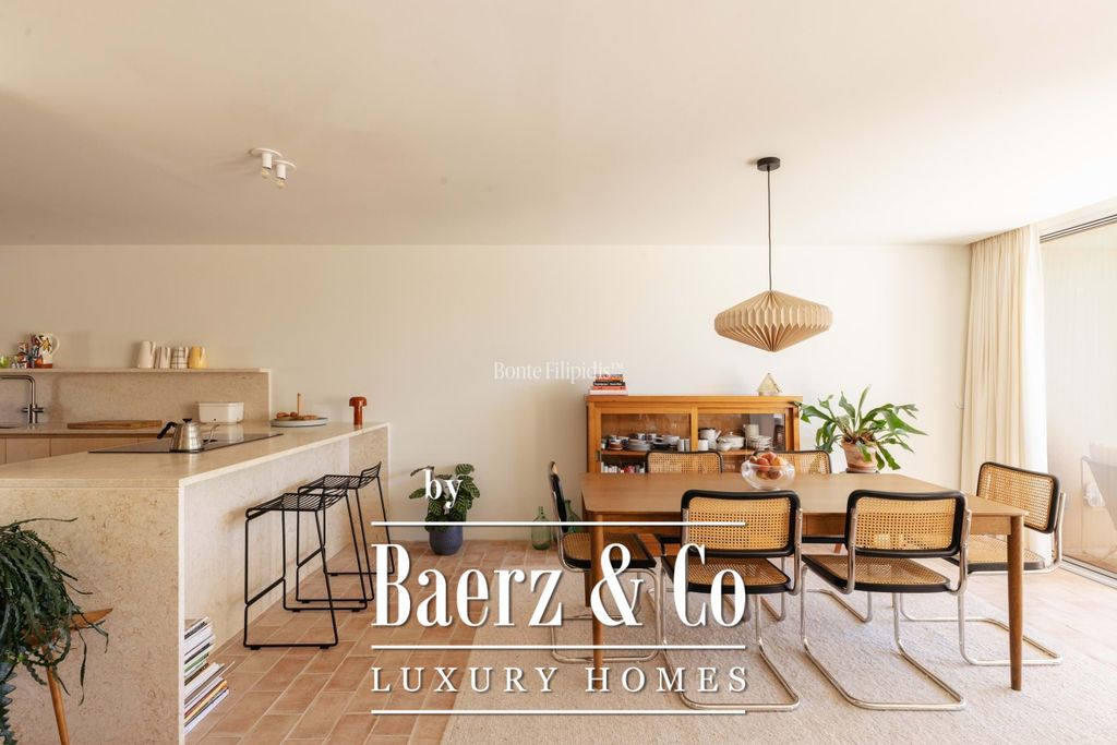 Property photo 2 of 35