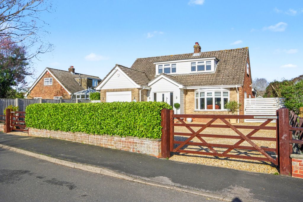 Property photo 2 of 25