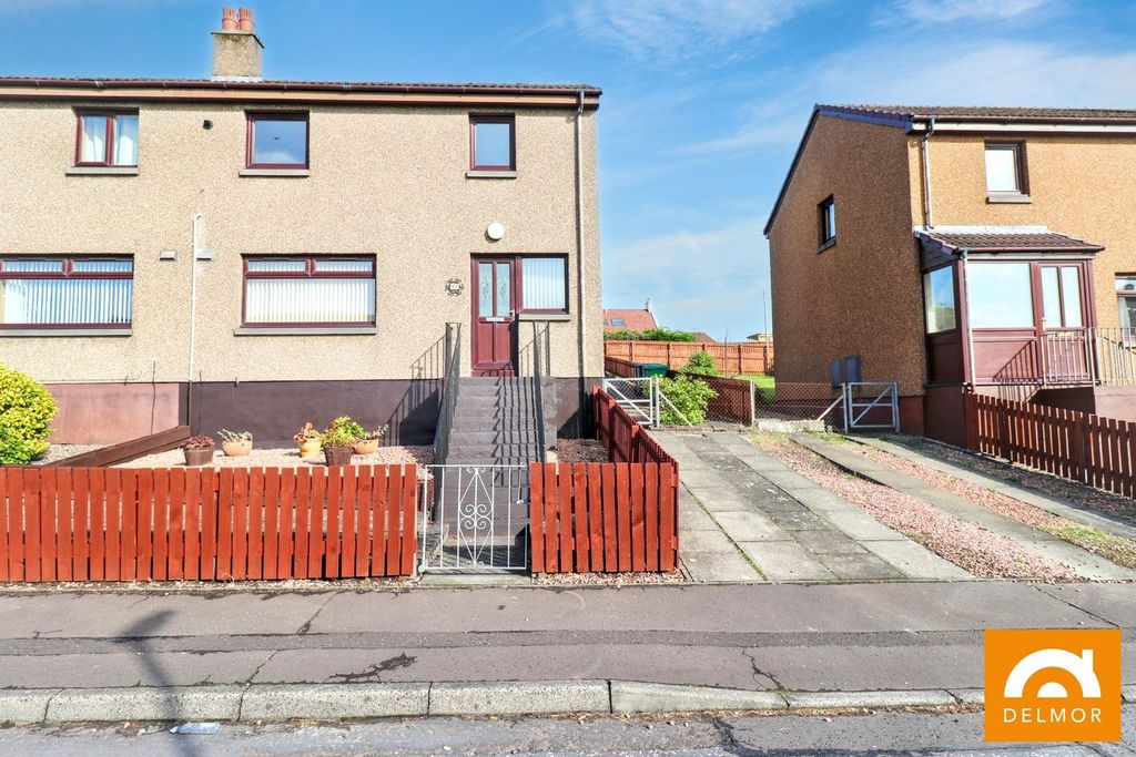 Property photo 2 of 28