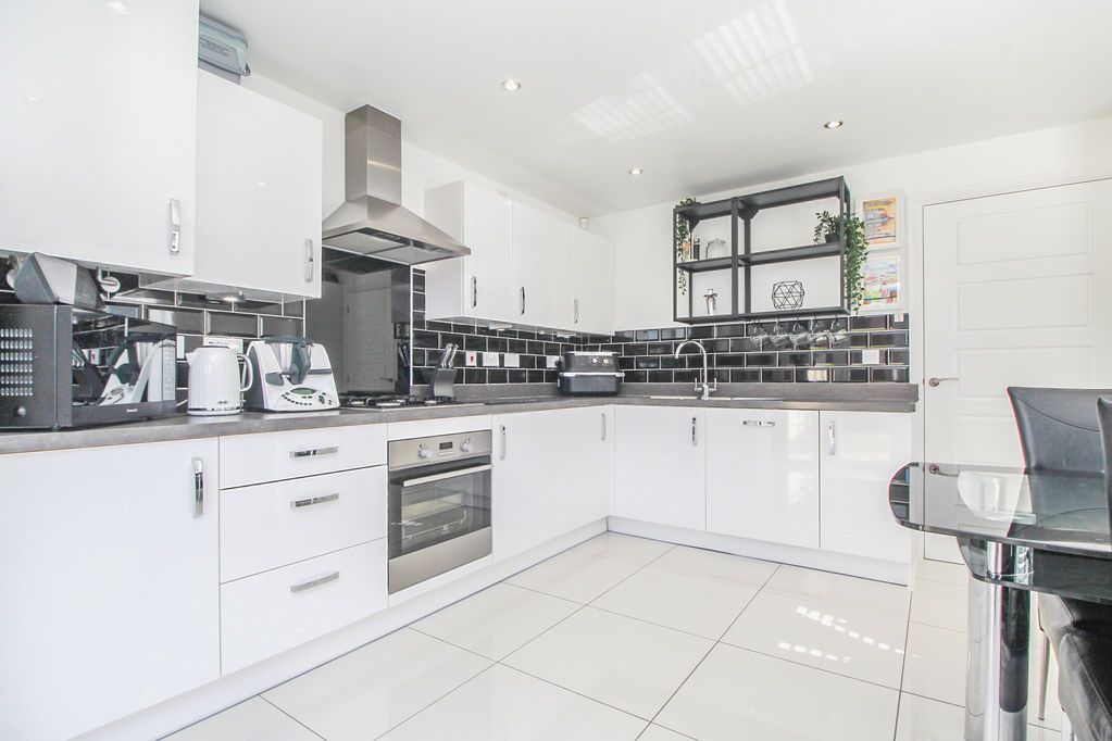 Property photo 2 of 30 Kitchen/Diner (3)