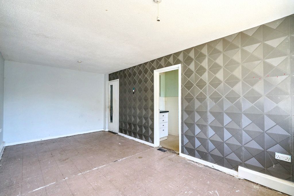 Property photo 2 of 10 67 North Sherwood Street, Nottingham, Ng1 4Ez