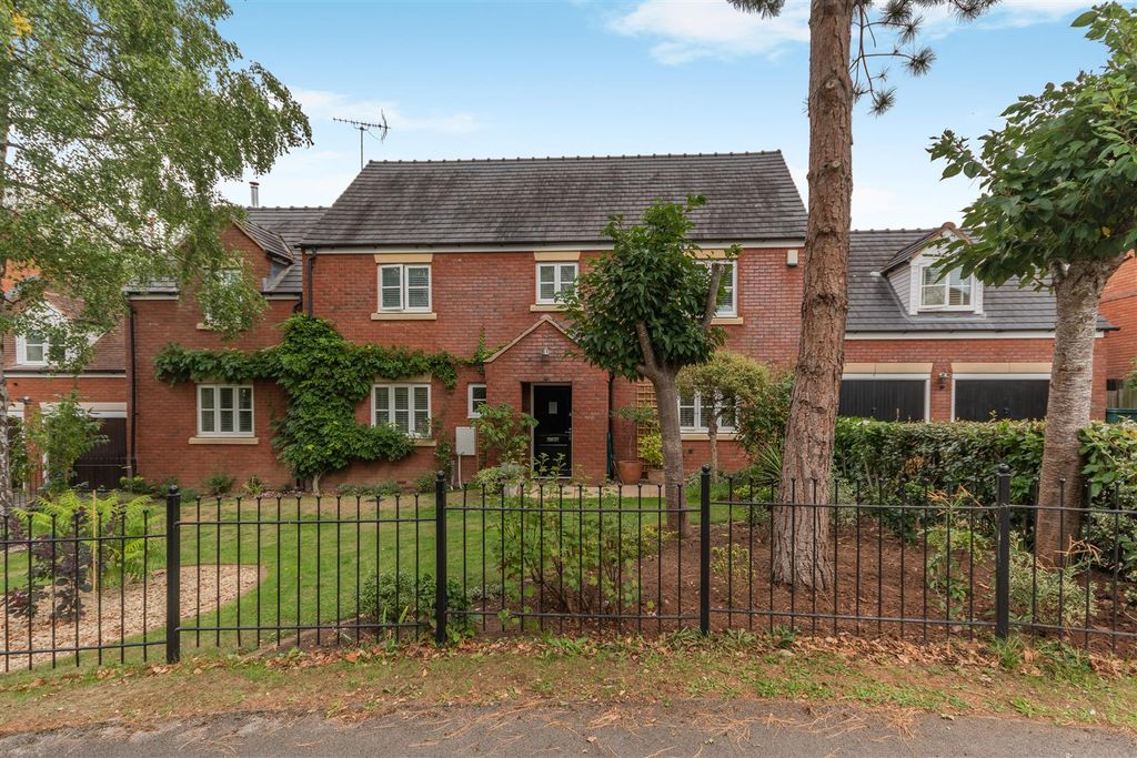 Property photo 1 of 34